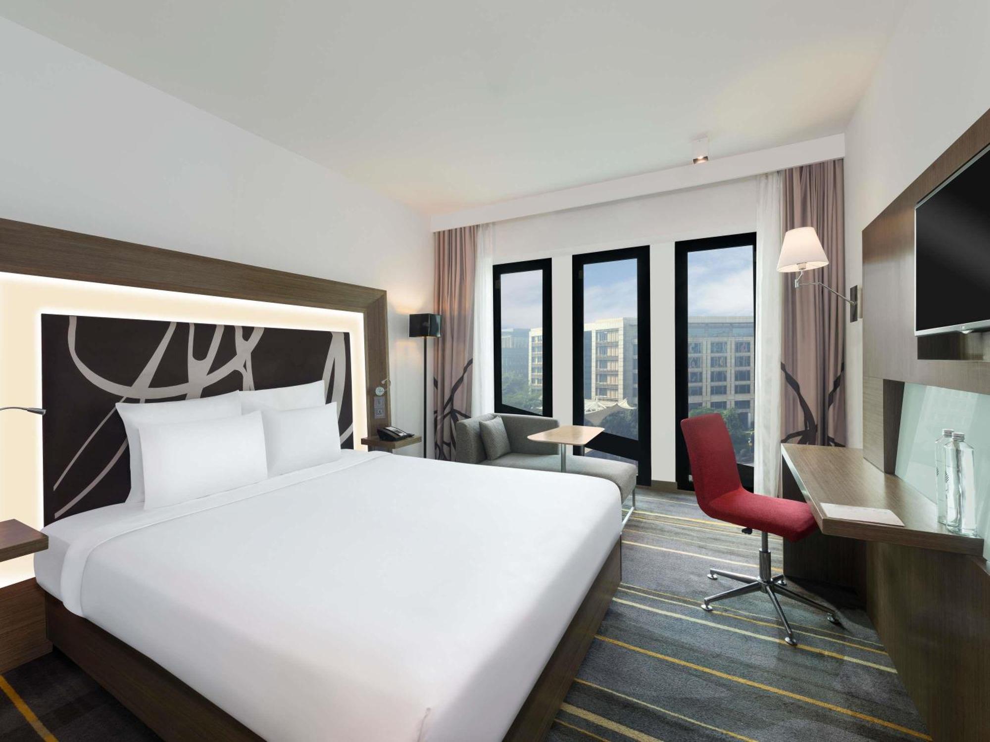 Premier King Room with Pool View